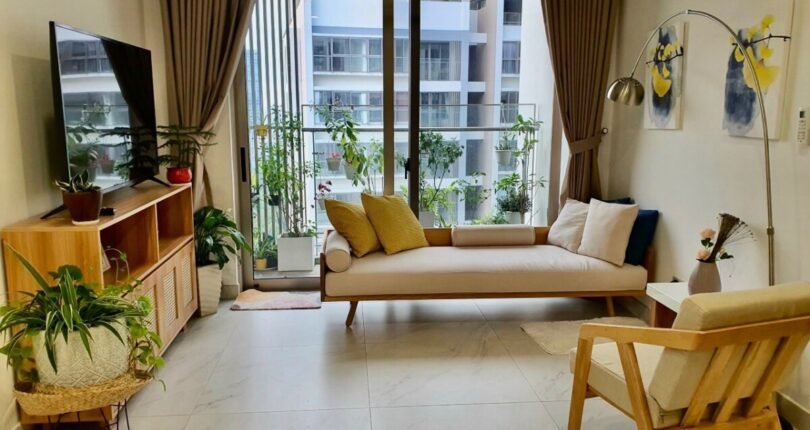phong khach can ho ban 23 810x430 - Giá mua bán căn hộ 2 phòng ngủ Chung cư Midtown M7 The Signature Quận 7 T5/2024