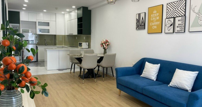 phong khach can ho ban 26 810x430 - Bán căn hộ tầng sân vườn, chung cư Saigon South, 72m2, giá 4.150 tỷ, nhà đẹp, đủ nội thất.