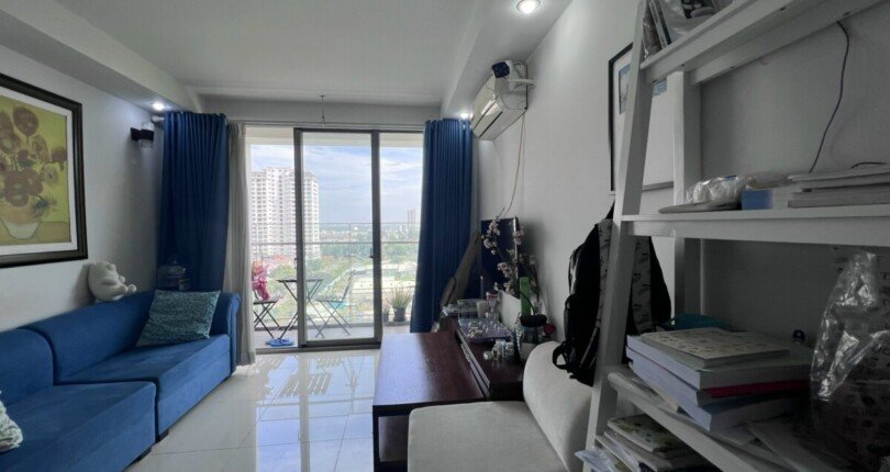 phong khach can ho ban 28 810x430 - Bán căn hộ chung cư Hưng Phúc 1, 78m2, 02PN, giá 4.5 tỷ, nội thất đầy đủ, xem nhà dễ.