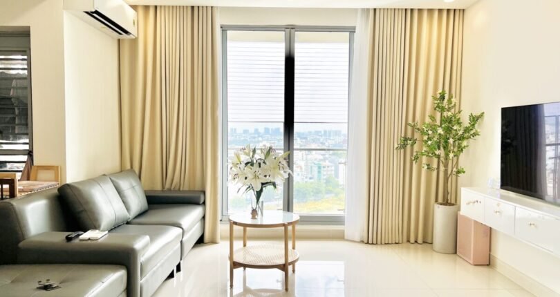 phong khach can ho ban 8 810x430 - Giá mua bán căn hộ 2 phòng ngủ Block A Chung cư Green Valley Quận 7 t4/2024