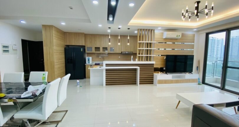 phong khach can ho cho thue 810x430 - Giá thuê căn hộ 3 phòng ngủ căn 05 Block C Chung cư Riverpark Premier Quận 7 T4/2024