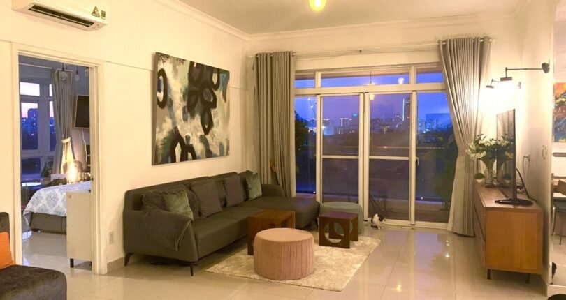 phong khach trong can ho cho thue 810x430 - Giá thuê căn hộ 3 phòng ngủ Block D view sông Chung cư Riverside Residence Quận 7 T4/2024