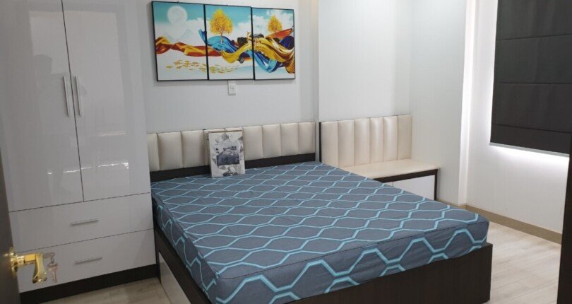 phong ngu can ho ban 1 810x430 - Bán căn hộ tầng cao, chung cư Saigon South, 72m2, giá 4.2 tỷ, nhà đẹp, nội thất đầy đủ.