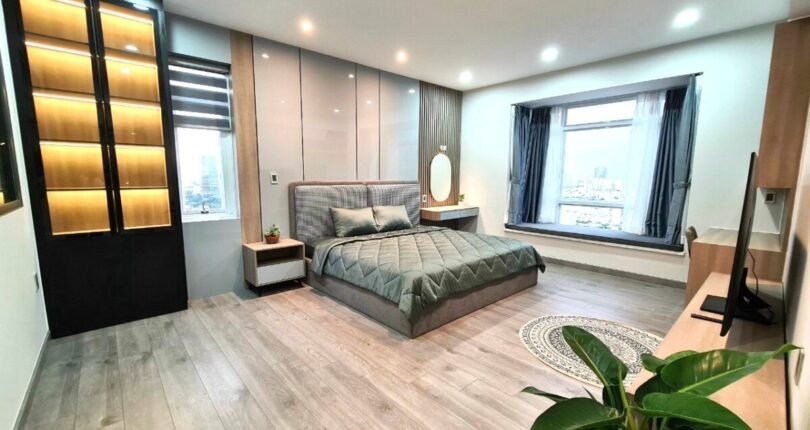 phong ngu lon 1 810x430 - Giá mua bán căn hộ 3 phòng ngủ Block D Chung cư Riverside Residence Nguyễn Lương Bằng Quận 7 T4/2024