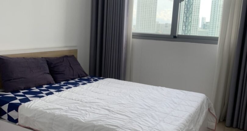 phong ngu nho co cua so 810x430 - Giá cho thuê căn hộ 3 phòng ngủ Block B Chung cư Green Valley Quận 7 T5/2024