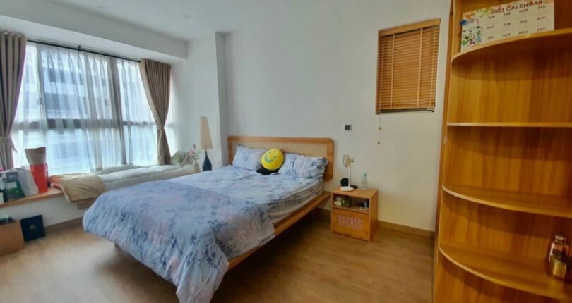 phong ngu rong rai day du noi that 3 810x430 - Giá mua bán căn hộ 2 phòng ngủ Chung cư Midtown M7 The Signature Quận 7 T5/2024