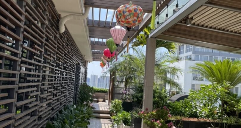 san vuon can ho ban 810x430 - Giá mua bán Penthouse Block B Chung cư Riverpark Residence Quận 7 T5/2024