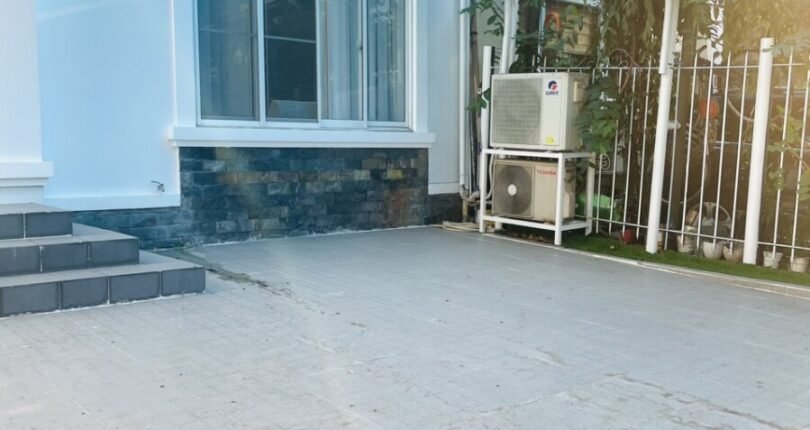 san vuon truoc nha ban 810x430 - Giá mua bán nhà Biệt thự B2 Khu dân cư Hưng Thái 2 Quận 7 T4/2024