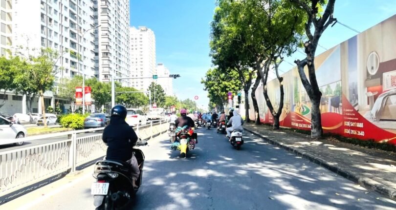 shophouse toa lac tren duong nguyen luong bang quan 7 810x430 - Giá mua bán Shophouse Sh04 đường Nguyễn Lương Bằng Chung cư The Aurora Phú Mỹ Hưng Quận 7 T4/2024