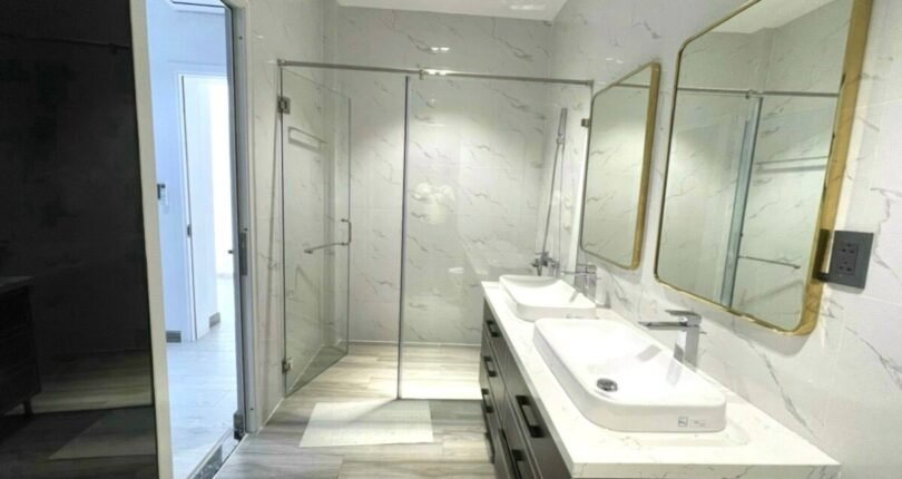 toilet sang trong 810x430 - Giá mua bán nhà Biệt thự đơn lập mặt Đường số 19 Khu Mỹ Gia 1 Phú Mỹ Hưng Quận 7 T4/2024