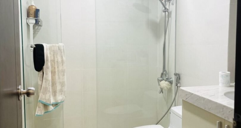 toilet trong can ho 4 810x430 - Giá mua bán căn hộ 3 phòng ngủ Block A Chung cư Green Valley Quận 7 T5/2024
