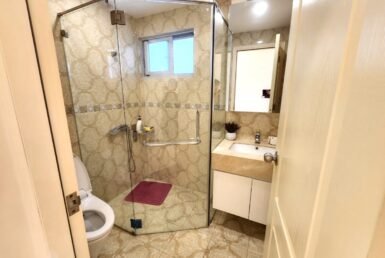 toilet-trong-can-ho-ban