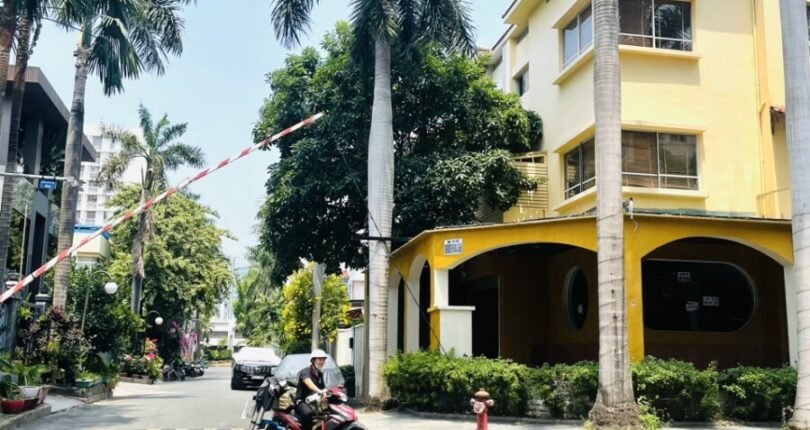 vi tri nha cho thue toa lac tren goc duong nguyen binh va noi khu my hoang 810x430 - Giá thuê nhà Biệt thự đơn lập góc đường Nguyễn Bính và Nội khu Mỹ Hoàng Phú Mỹ Hưng Quận 7 T4/2024