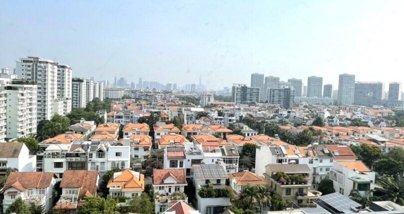 view ban cong can ho ban 2 810x430 - Giá mua bán căn hộ 3 phòng ngủ Block C Chung cư Mỹ Phúc Quận 7 T4/2024