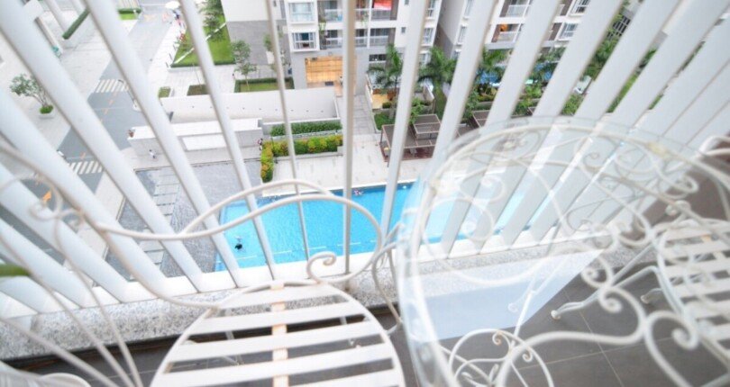 view can ho ban 2 810x430 - Cần bán căn hộ chung cư Scenic Valley 1, 70m2, giá 4.250 tỷ, view trực diện hồ bơi, nhà đang trống.