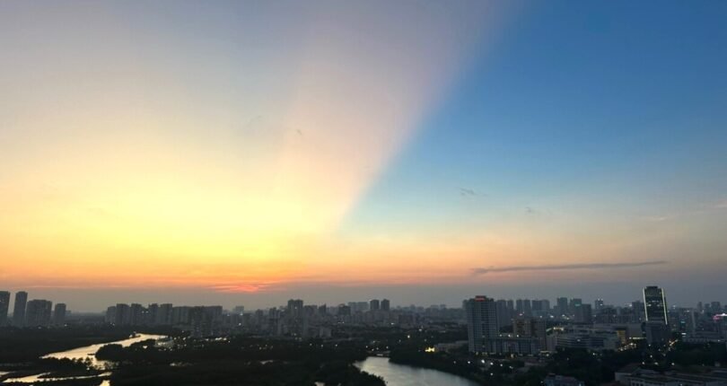 view can ho ban dem 810x430 - Giá mua bán căn hộ 3 phòng ngủ Block D view sông Chung cư Riverside Residence, Quận 7 T5/2024