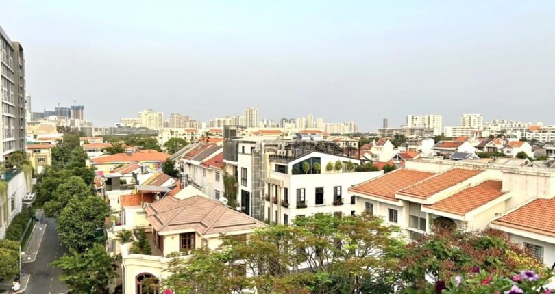 view tu ban cong can ho ban 810x430 - Giá mua bán căn hộ 3 phòng ngủ block D Chung cư Mỹ Phước Quận 7 T4/2024