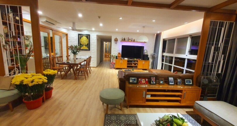 ban can ho happy valley 2 810x430 - Bán căn hộ Happy Valley. DT 135m2 Tầng cao- 3 Phòng ngủ- Kèm ô xe hơi tầng hầm- Giá bán 7.8 TỶ ( TL)