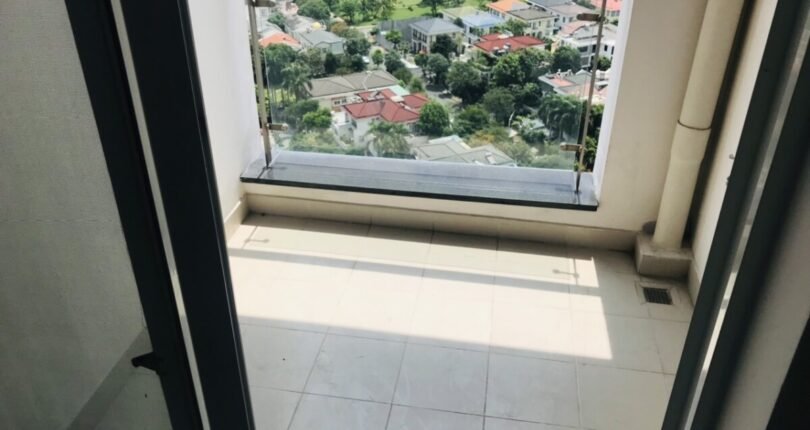 ban cong can ho ban 810x430 - Giá mua bán căn hộ 3 phòng ngủ Block B Chung cư Riverside Residence Quận 7 T5/2024