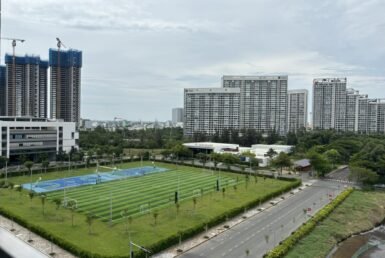 ban-cong-can-ho-lien-ke-san-banh