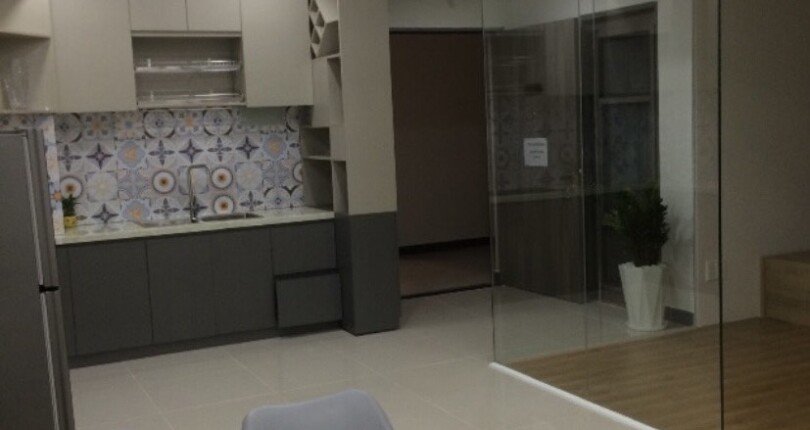 bep can ho ban 1 810x430 - Bán căn hộ chung cư Saigon South, 72m2, tầng trung, giá 3.650 tỷ, nhà đang có hợp đồng thuê.