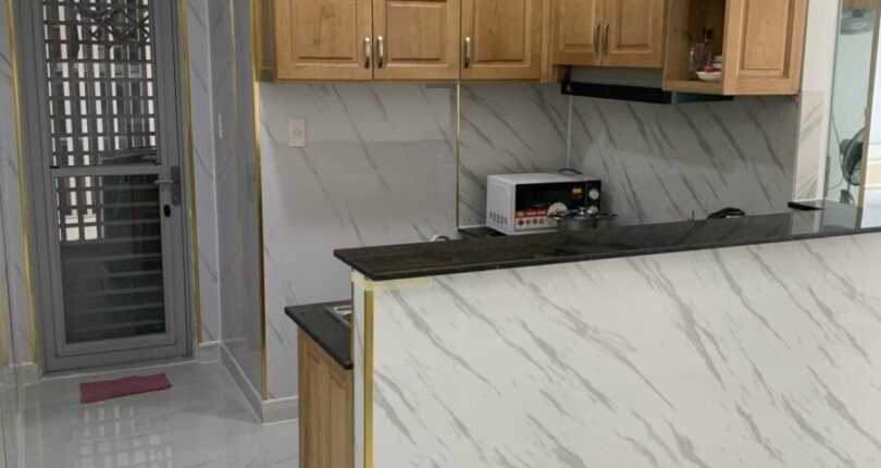 bep can ho ban 3 810x430 - Còn sót lại một căn duy nhất chung cư Scenic Valley 1, 70m2, giá 4.3 tỷ, đầy đủ nội thất.