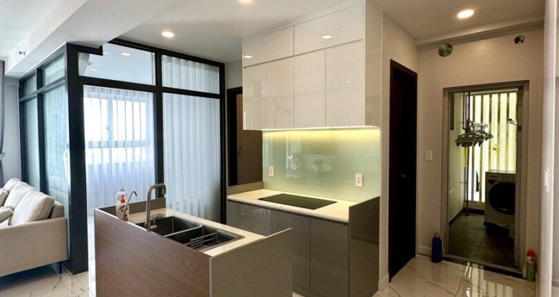 bep can ho ban 7 810x430 - Cần bán căn hộ chung cư Scenic Valley 2, 77m2, giá 4.8 tỷ, tặng kèm 01 ô đậu xe, đầy đủ nội thất.