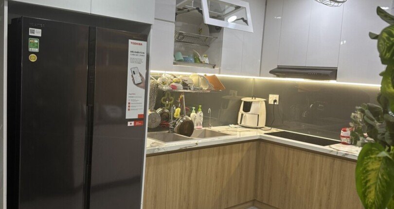 bep can ho can ban 810x430 - Bán căn hộ chung cư Scenic Valley 1, 110m2, giá 6.5 tỷ, nhà đang trống xem nhà dễ.