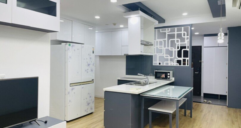 bep can ho can cho thue 1 810x430 - Cần cho thuê gấp, căn hộ 70m2, chung cư Scenic Valley 1, giá 18tr/tháng, nội thất đầy đủ, xem nhà dễ.