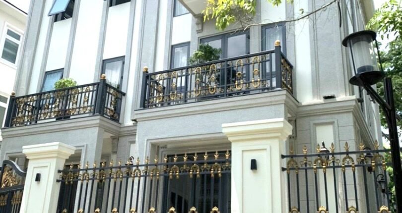 can canh biet thu cho thue 810x430 - Cho thuê nhà biệt thự đơn lập Nam Thông Phú Mỹ Hưng có hồ bơi riêng