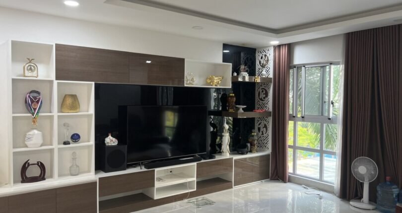 can canh phong khach 810x430 - Giá mua bán căn hộ 2 phòng ngủ block B Chung cư Happy Valley Quận 7 T5/2024