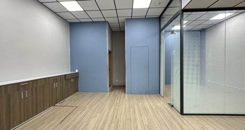 cho thue shop happy valley 1 810x430 - Cho thuê shop house tại chung cư Happy Valley. DT 42m2- có toilet riêng- Vị trí đẹp Giá thuê 26 Triệu/Tháng