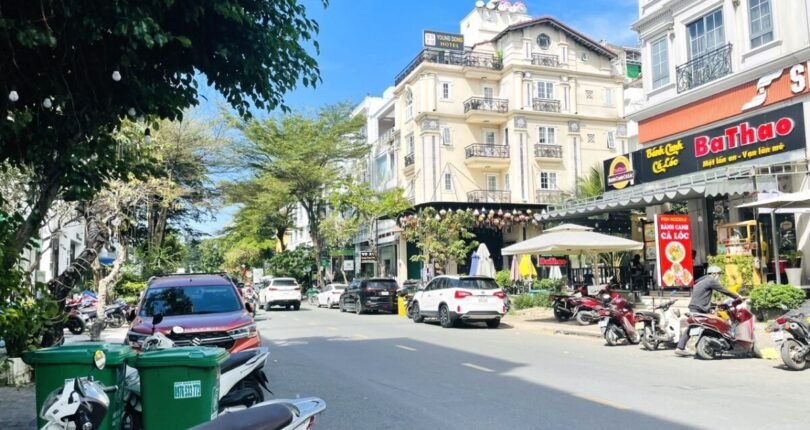 duong cao trieu phat quan 7 810x430 - Giá mua bán đất nền góc đường Cao Triều Phát và Đặng Đại Độ Phú Mỹ Hưng Quận 7 T6/2024