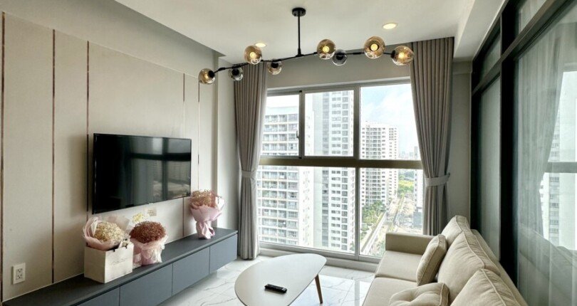 hinh anh phong khach can ho ban 4 810x430 - Cần bán căn hộ chung cư Scenic Valley 2, 77m2, giá 4.8 tỷ, tặng kèm 01 ô đậu xe, đầy đủ nội thất.