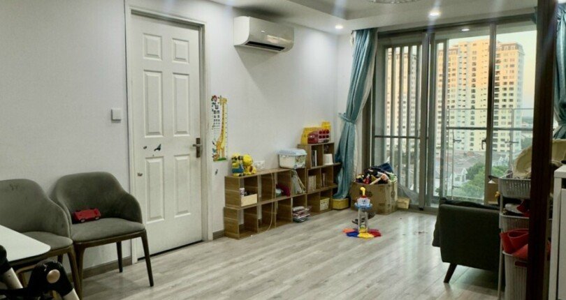hinh anh phong khach can ho ban 7 810x430 - Bán căn hộ chung cư Hưng Phúc, 78m2, giá 4.650 tỷ, tầng cao, 02pn, xem nhà dễ.