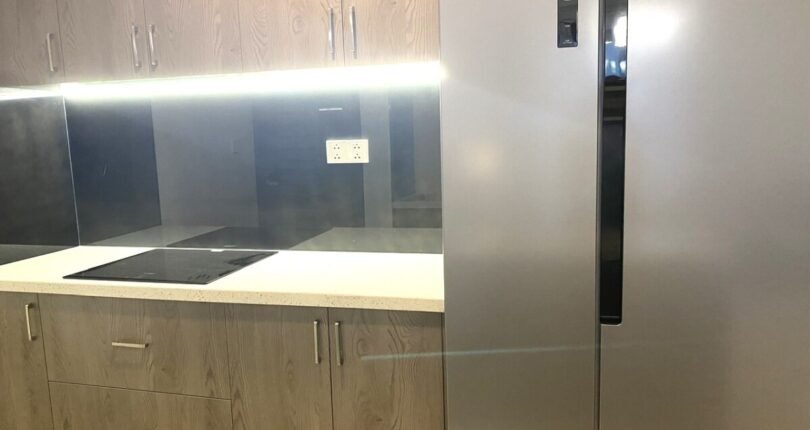 khong gian bep 3 810x430 - Giá cho thuê căn hộ 2 phòng ngủ số 01 block A Chung cư Cardinal Court Quận 7 T6/2024