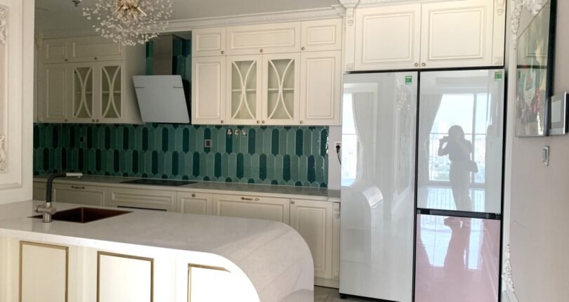 khong gian bep 810x430 - Giá mua bán cặp 2 căn hộ thông nhau block A Chung cư Midtown m8 T5/2024