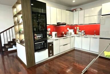 khong-gian-bep-rong-rai