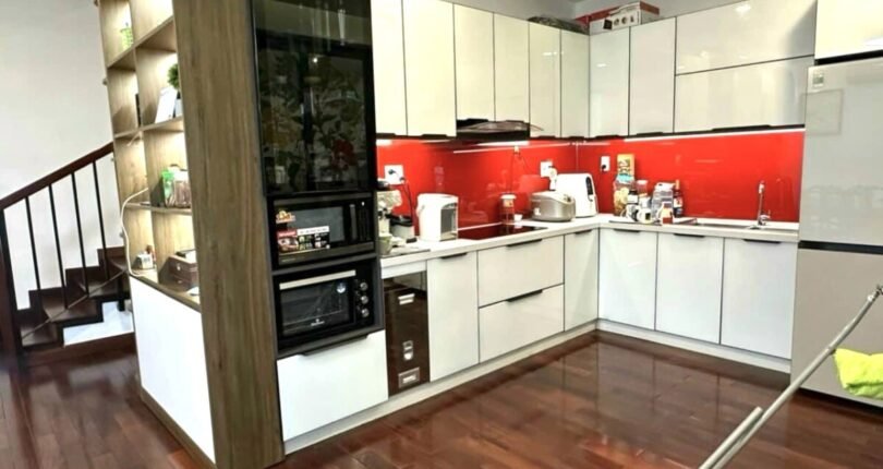 khong gian bep rong rai 1 810x430 - Giá mua bán nhà Biệt thự liền kề số 14 đường nội khu Mỹ Thái 1C Phú Mỹ Hưng Quận 7 T5/2024