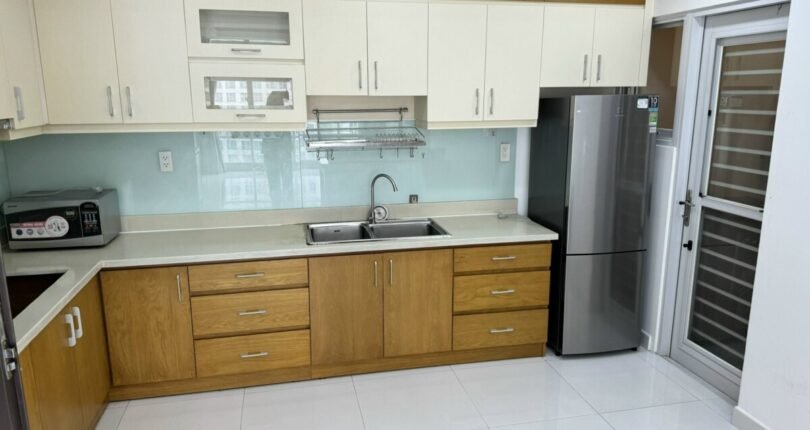 khong gian bep rong rai 3 810x430 - Giá mua bán căn hộ 3 phòng ngủ Block I Chung cư Happy Valley Quận 7 T5/2024