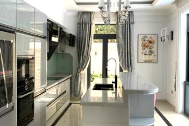 khong-gian-bep-rong-rai