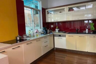 khong-gian-bep-rong-rai