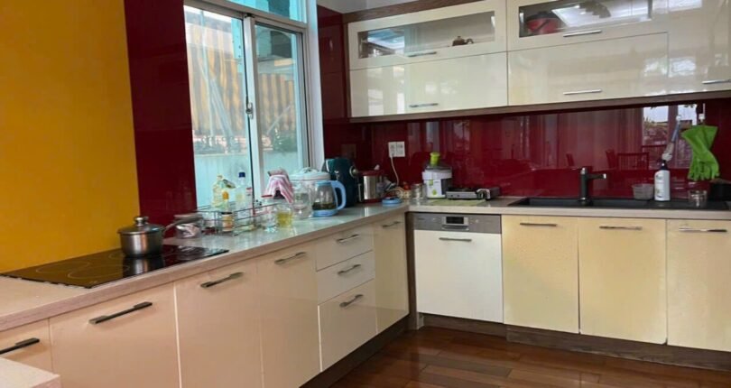 khong gian bep rong rai 7 810x430 - Giá mua bán nhà Biệt thự song lập mặt đường Đặng Đức Thuật khu phố Mỹ Kim 1 Quận 7 T5/2024