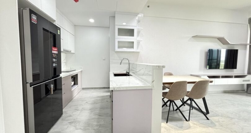 khong gian bep rong rai 9 810x430 - Giá cho thuê căn hộ 2 phòng ngủ căn 08 Block B Chung cư Cardinal Court Quận 7 T5/2024