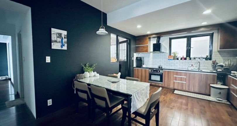 khong gian phong an va bep 810x430 - Giá mua bán căn hộ 3 phòng ngủ Chung cư Garden Court 2 Quận 7 T5/2024