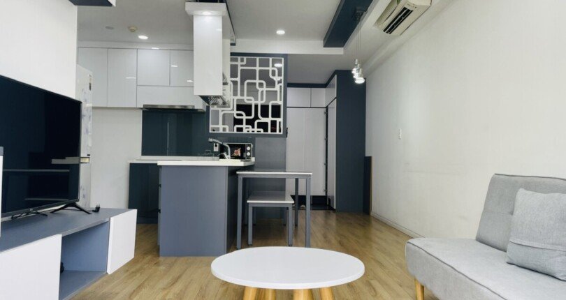 phong khach can ho cho thue 7 810x430 - Cần cho thuê gấp căn hộ 70m2,02pn, chung cư Scenic Valley 1, giá 18tr/tháng, nội thất đầy đủ.