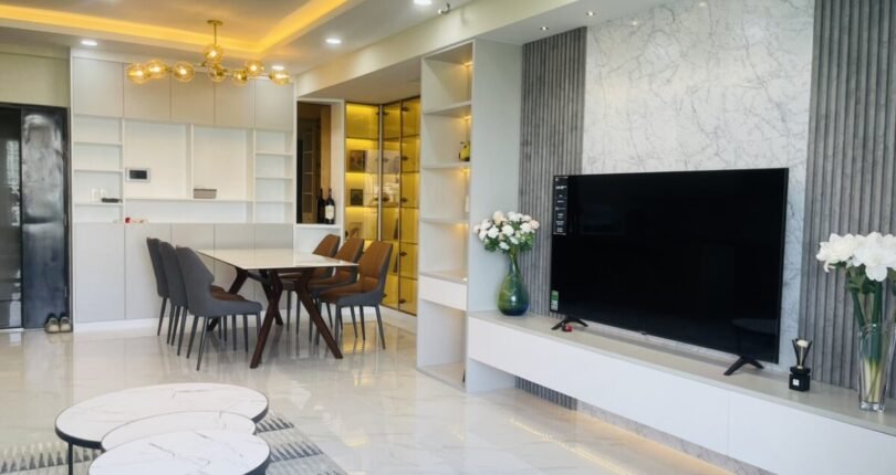 phong khach day du trang thiet bi 810x430 - Giá mua bán căn hộ 3 phòng ngủ Block B Chung cư Green Valley Quận 7 T5/2024