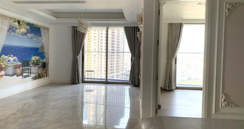 phong khach rong rai 810x430 - Giá mua bán cặp 2 căn hộ thông nhau block A Chung cư Midtown m8 T5/2024