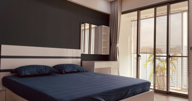 phong master can ho ban 1 810x430 - Cần bán gấp căn hộ blook A, chung cư Hưng Phúc, 78m2, giá 4.9 tỷ, nội thất mới, xem nhà dễ.