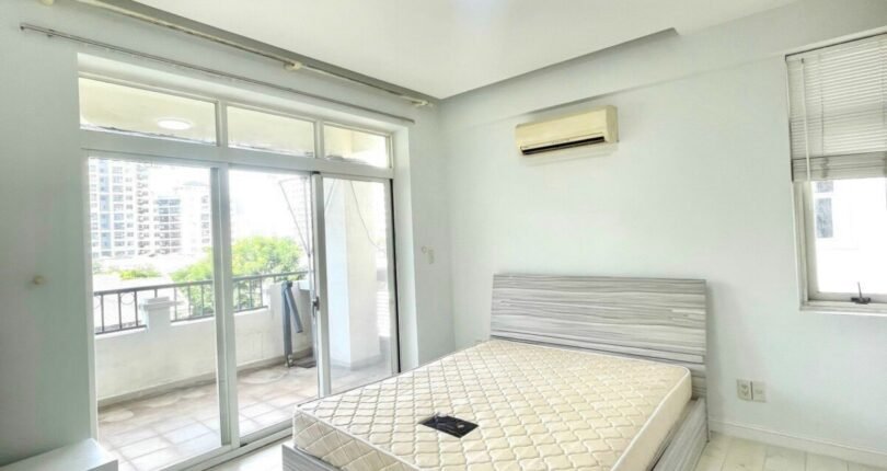phong ngu 1 810x430 - Giá mua bán căn hộ 3 phòng ngủ Block A Chung cư Cảnh Viên 2 Quận 7 T5/2024